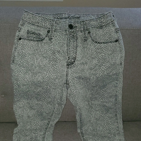 Universal Thread Denim Jeans Womens Size 0 Animal Print Pattern Patterned - Picture 1 of 13
